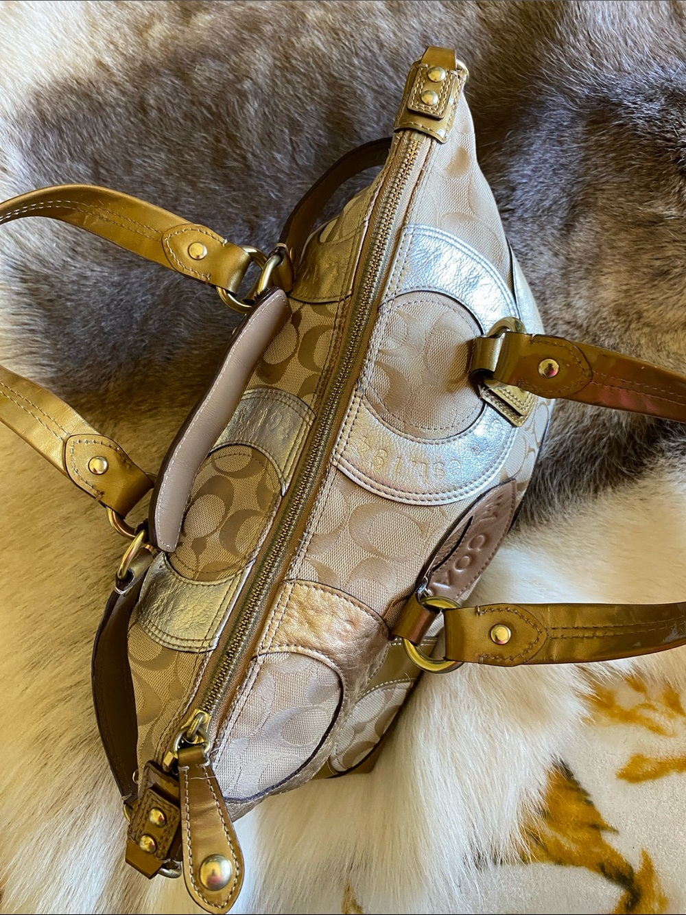 Coach Metallic Gold and Beige Signature Circle Shoulder Bag - Picture 4 of 6